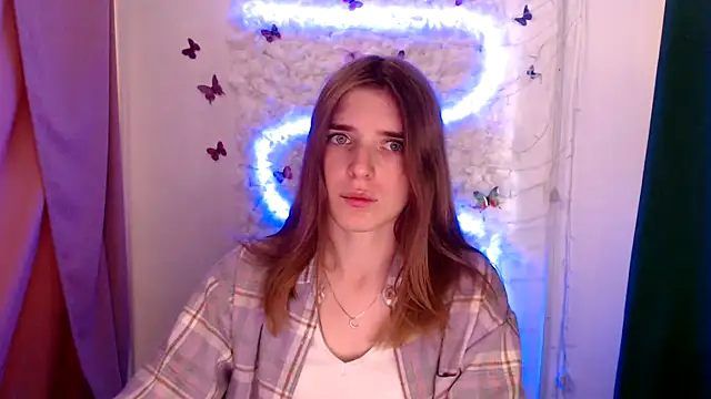 JuiceLips   online show from 23, 9, 2025