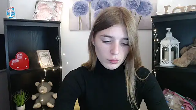 JuiceLips   online show from 10, 10, 2025