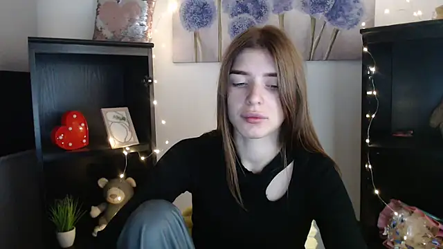 JuiceLips   online show from 24, 10, 2025