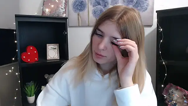 JuiceLips   online show from 21, 11, 2025