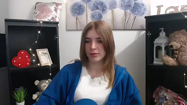 JuiceLips   online show from 7, 10, 2025