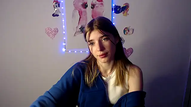 JuiceLips   online show from 2, 10, 2025