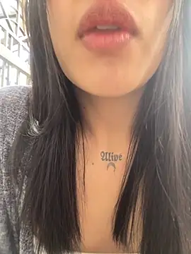 KloePink  online show from 13, 9, 2025