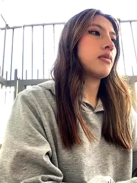 KloePink  online show from 3, 12, 2025