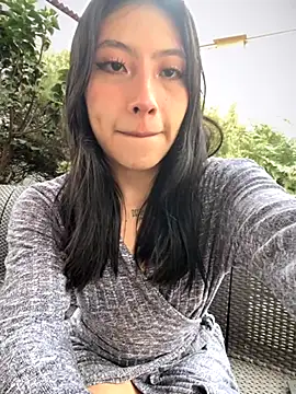 KloePink  online show from 1, 10, 2025