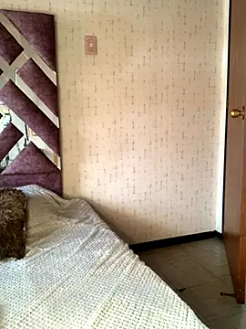 KloePink  online show from 18, 11, 2025