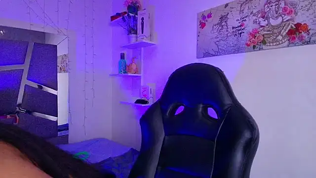 jennifer Scot online show from 14, 10, 2025