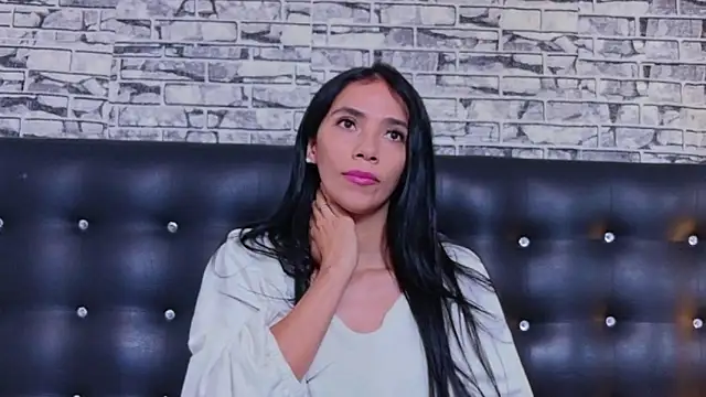 Martina thompson69 online show from 9, 10, 2025