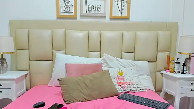 SkinnyGirl 28 online show from 20, 11, 2025