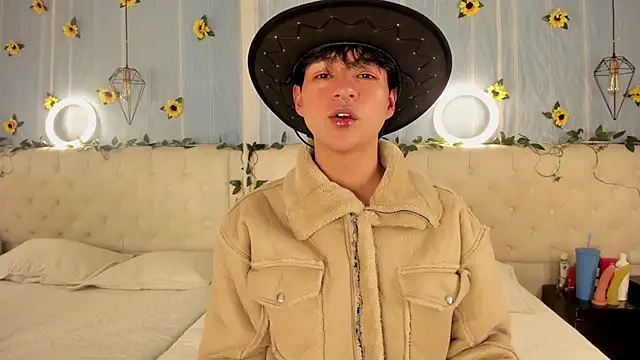 AleAurarashi online show from 14, 11, 2025