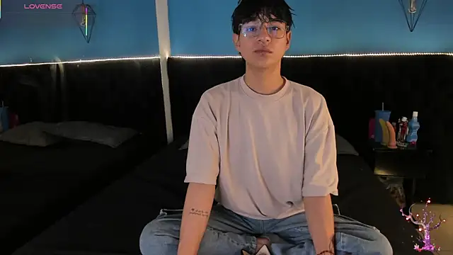 AleAurarashi online show from 19, 9, 2025