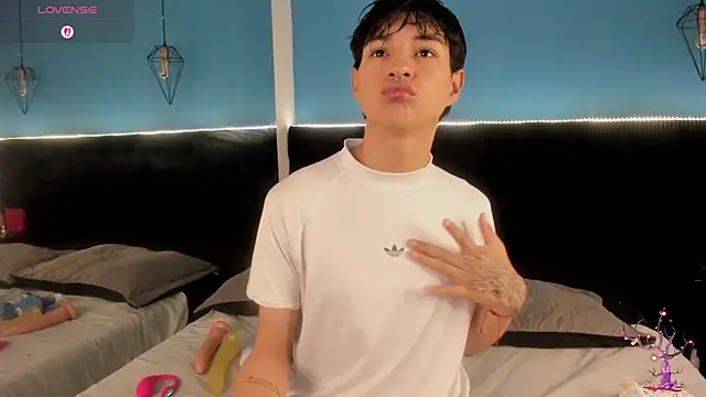 AleAurarashi online show from 8, 9, 2025