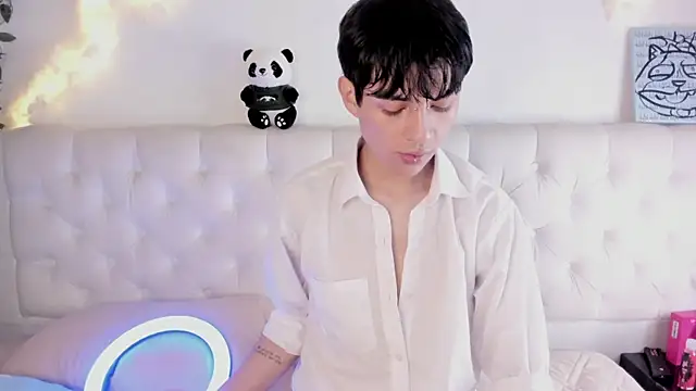 Snapshot of AleAurarashi chatting on 6, 1, 2026 AleAurarashi online show from 6, 1, 2026