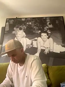 Snapshot of Hothotboyg chatting on 10, 1, 2026 Hothotboyg online show from 10, 1, 2026