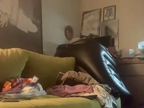 Snapshot of Hothotboyg chatting on 12, 9, 2025 Hothotboyg online show from 12, 9, 2025