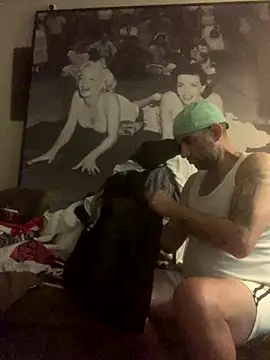 Snapshot of Hothotboyg chatting on 2, 10, 2025 Hothotboyg online show from 2, 10, 2025