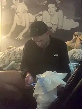 Hothotboyg online show from 17, 2, 2026