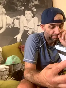 Snapshot of Hothotboyg chatting on 2, 10, 2025 Hothotboyg online show from 2, 10, 2025