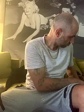 Snapshot of Hothotboyg chatting on 9, 10, 2025 Hothotboyg online show from 9, 10, 2025