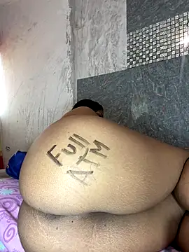 Snapshot of Messy-diana21 chatting on 5, 12, 2025 Messy-diana21 online show from 5, 12, 2025