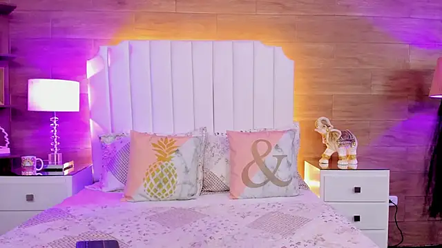 ScarletMore online show from 17, 10, 2025