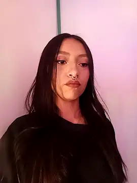 Snapshot of Luna_Moo_ chatting on 4, 11, 2025 Luna Moo online show from 4, 11, 2025