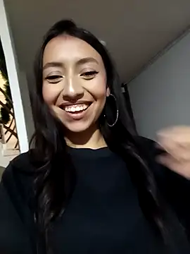 Snapshot of Luna_Moo_ chatting on 21, 11, 2025 Luna Moo online show from 21, 11, 2025