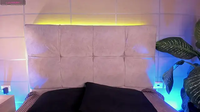 Snapshot of Luna_Moo_ chatting on 3, 10, 2025 Luna Moo online show from 3, 10, 2025