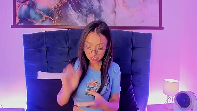 Snapshot of Luna_Moo_ chatting on 29, 11, 2025 Luna Moo online show from 29, 11, 2025