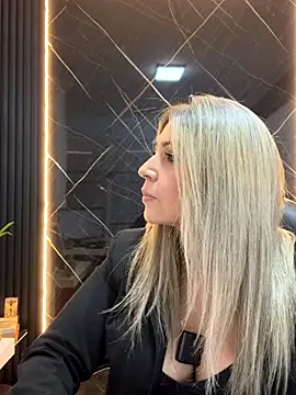 Helena Foxxx online show from 7, 11, 2025