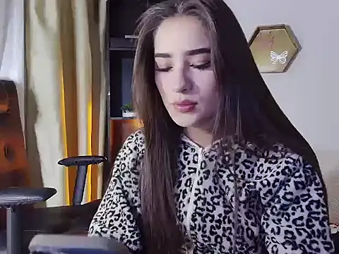 StefannyCipriani online show from 11, 9, 2025