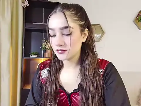 StefannyCipriani online show from 24, 10, 2025