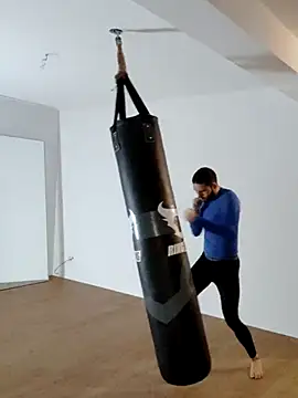 EyesNeverLies online show from 5, 10, 2025