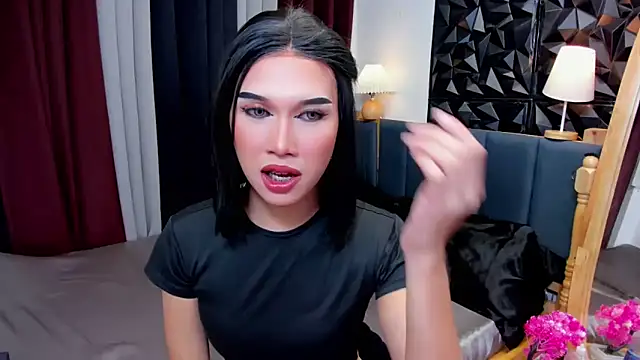 MaxCollins online show from 8, 11, 2025