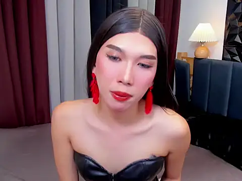 MaxCollins online show from 11, 11, 2025