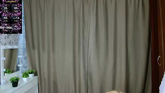 juicegirl3408 online show from 27, 9, 2025