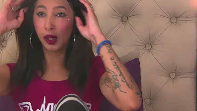 VannyFoxx online show from 17, 7, 2026