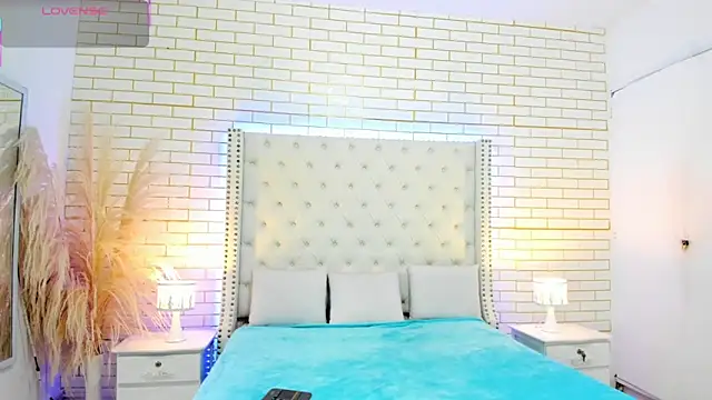 mara winters  online show from 27, 11, 2025