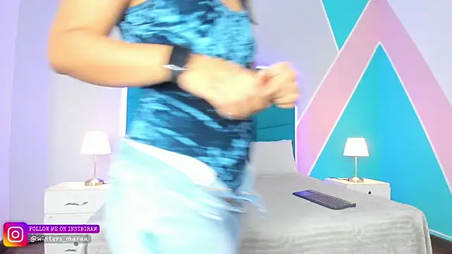 mara winters  online show from 30, 9, 2025