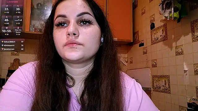 Snapshot of DierdreCousineau chatting on 10, 11, 2025 DierdreCousineau online show from 10, 11, 2025