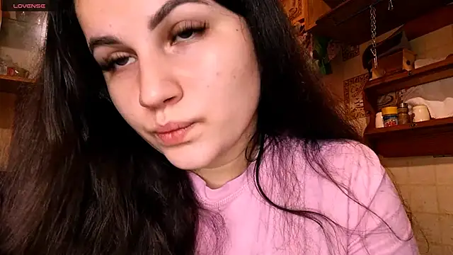 Snapshot of DierdreCousineau chatting on 17, 11, 2025 DierdreCousineau online show from 17, 11, 2025