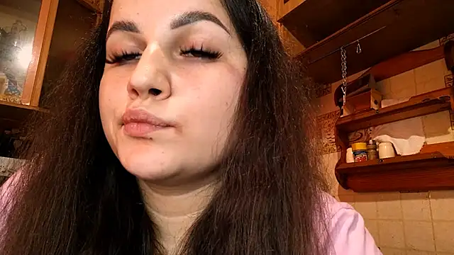 Snapshot of DierdreCousineau chatting on 6, 11, 2025 DierdreCousineau online show from 6, 11, 2025