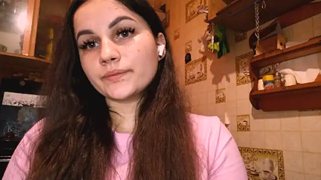 Snapshot of DierdreCousineau chatting on 20, 11, 2025 DierdreCousineau online show from 20, 11, 2025