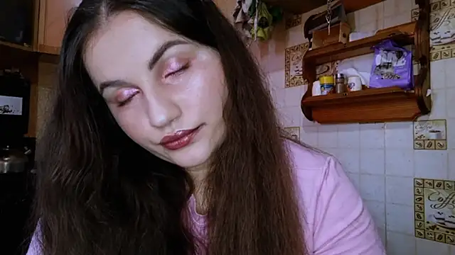 Snapshot of DierdreCousineau chatting on 14, 10, 2025 DierdreCousineau online show from 14, 10, 2025