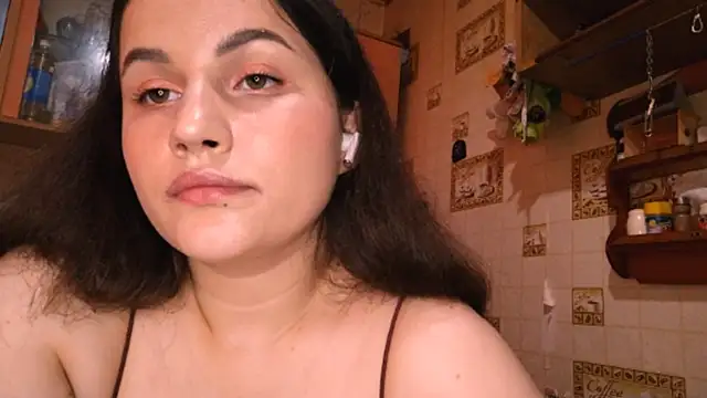 Snapshot of DierdreCousineau chatting on 9, 10, 2025 DierdreCousineau online show from 9, 10, 2025