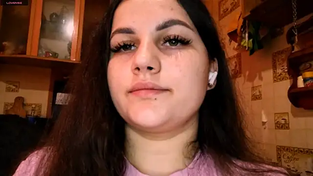 Snapshot of DierdreCousineau chatting on 16, 11, 2025 DierdreCousineau online show from 16, 11, 2025