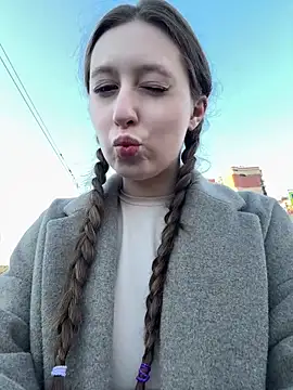 Snapshot of FroggyAnna chatting on 1, 10, 2025 FroggyAnna online show from 1, 10, 2025