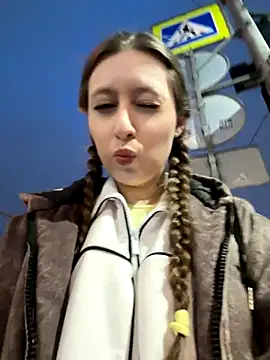 Snapshot of FroggyAnna chatting on 3, 11, 2025 FroggyAnna online show from 3, 11, 2025