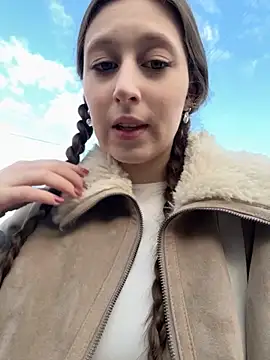 Snapshot of FroggyAnna chatting on 7, 10, 2025 FroggyAnna online show from 7, 10, 2025