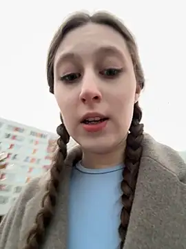 Snapshot of FroggyAnna chatting on 12, 10, 2025 FroggyAnna online show from 12, 10, 2025